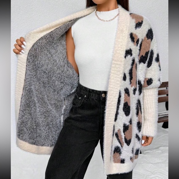 Luxe Comfy Leopard Print Ling Cuff Sleeve Open Front Knit Sweater Cardigan - Picture 3 of 6